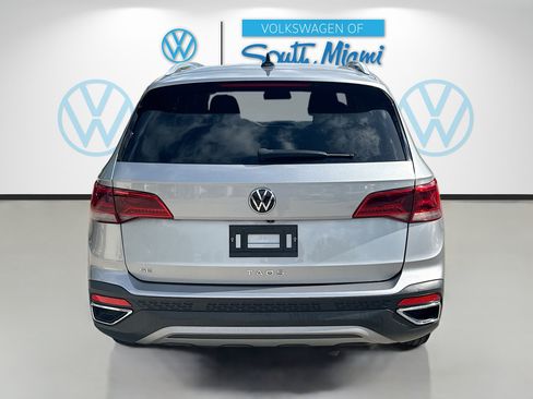 Used 2022 Volkswagen Taos SE image 6