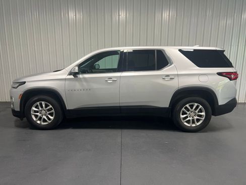 Used 2022 Chevrolet Traverse LS image 19