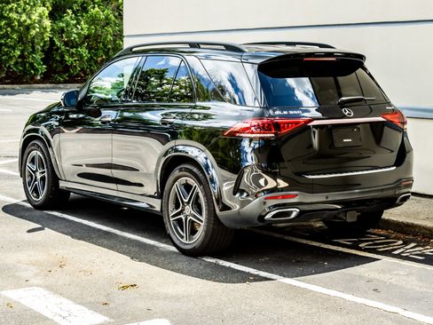 Used 2020 Mercedes-Benz GLE 350 4MATIC w/ AMG Line Exterior image 5