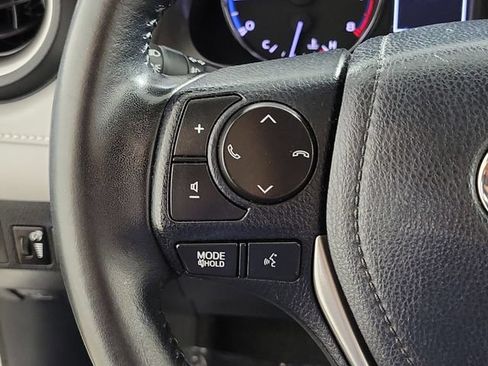 Used 2018 Toyota RAV4 Limited FWD image 25
