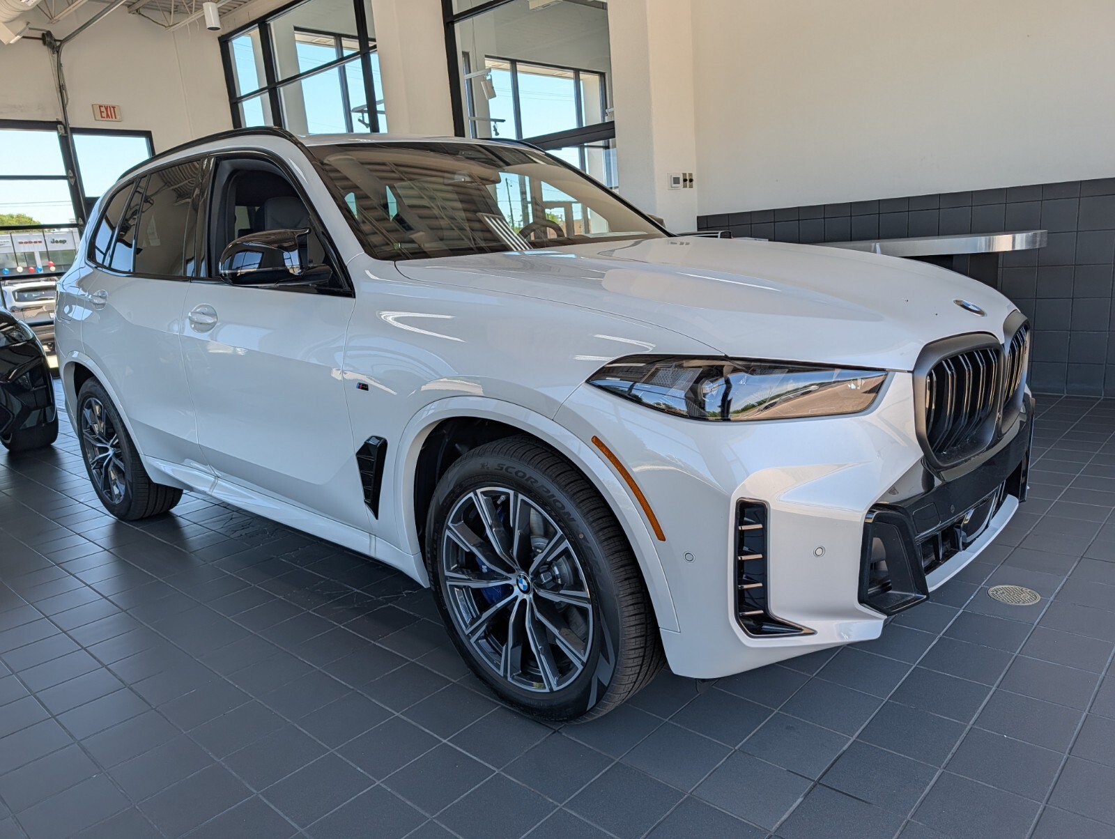 New 2026 BMW X5 M60i w/ Climate Comfort Package AWD/4WD image 1