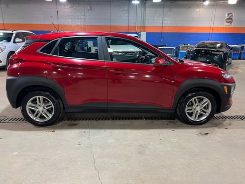 Used 2019 Hyundai Kona SE AWD/4WD image 2
