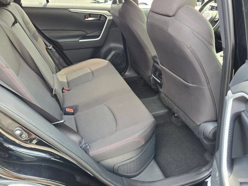Used 2025 Toyota RAV4 SE AWD/4WD image 9