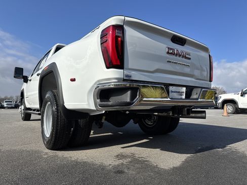 New 2026 GMC Sierra 3500 Pro image 8