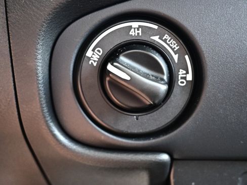 Certified 2024 Nissan Frontier S AWD/4WD image 26
