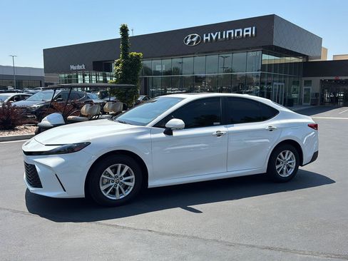 Used 2025 Toyota Camry LE w/ Convenience Package AWD/4WD image 1