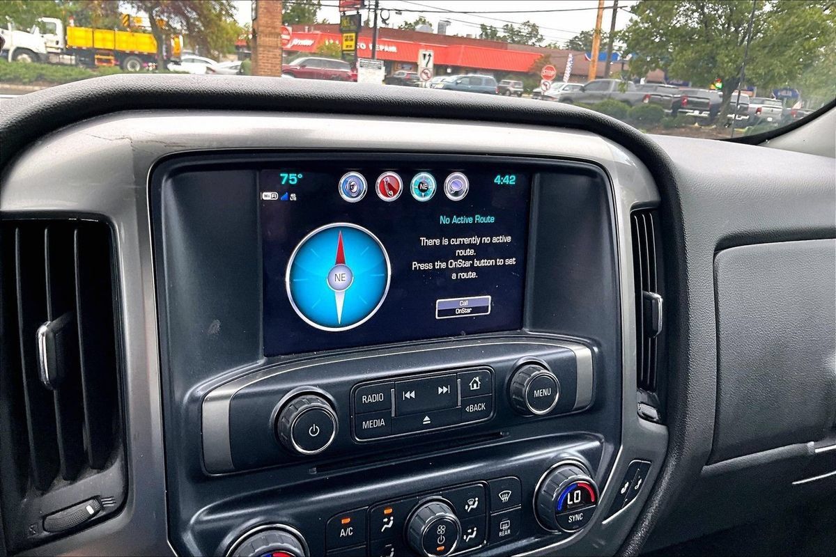 Used 2019 Chevrolet Silverado 1500 LT w/ All Star Edition AWD/4WD image 27