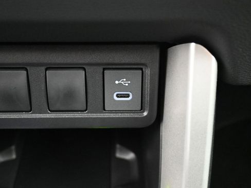 Certified 2025 Toyota Corolla Cross LE image 21