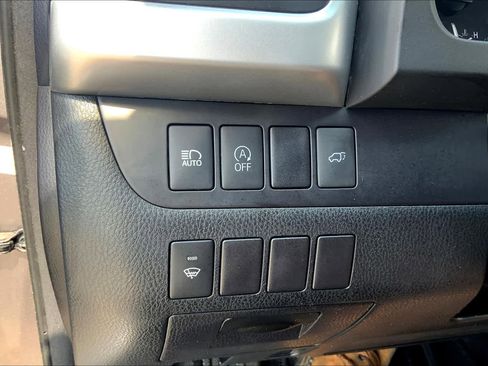 Used 2017 Toyota Highlander XLE image 33