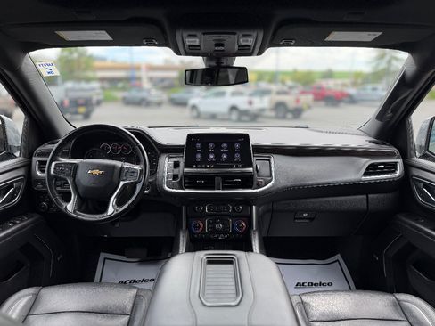 Used 2021 Chevrolet Suburban LT AWD/4WD image 7