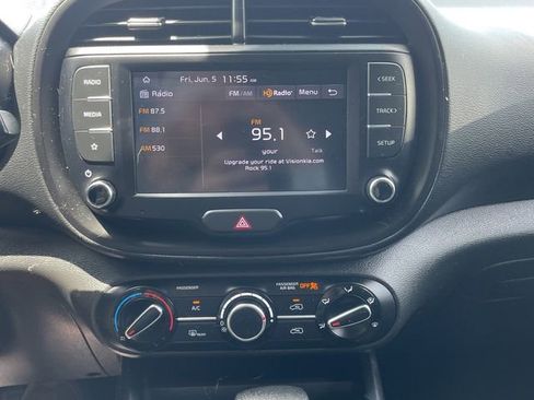 Used 2023 Kia Soul LX w/ LX Technology Package FWD image 11