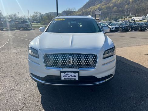 Used 2023 Lincoln Nautilus Reserve AWD/4WD image 2