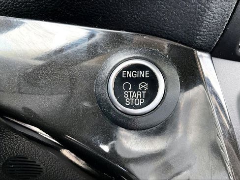 Used 2019 Ford Escape Titanium image 34