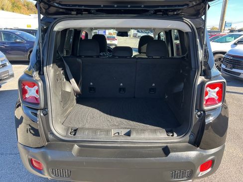 Used 2023 Jeep Renegade Latitude w/ Premium Group image 22