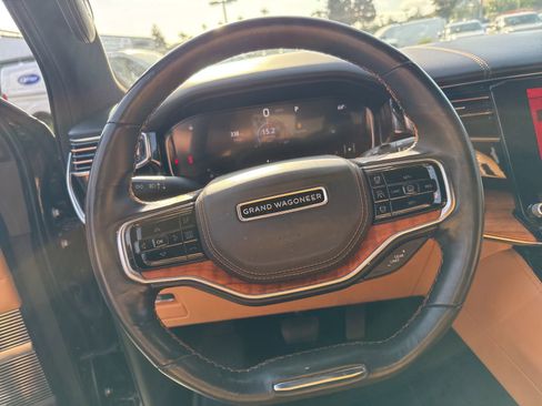 Used 2022 Jeep Grand Wagoneer Series III w/ Rear Seat Video Group 1 AWD/4WD image 12