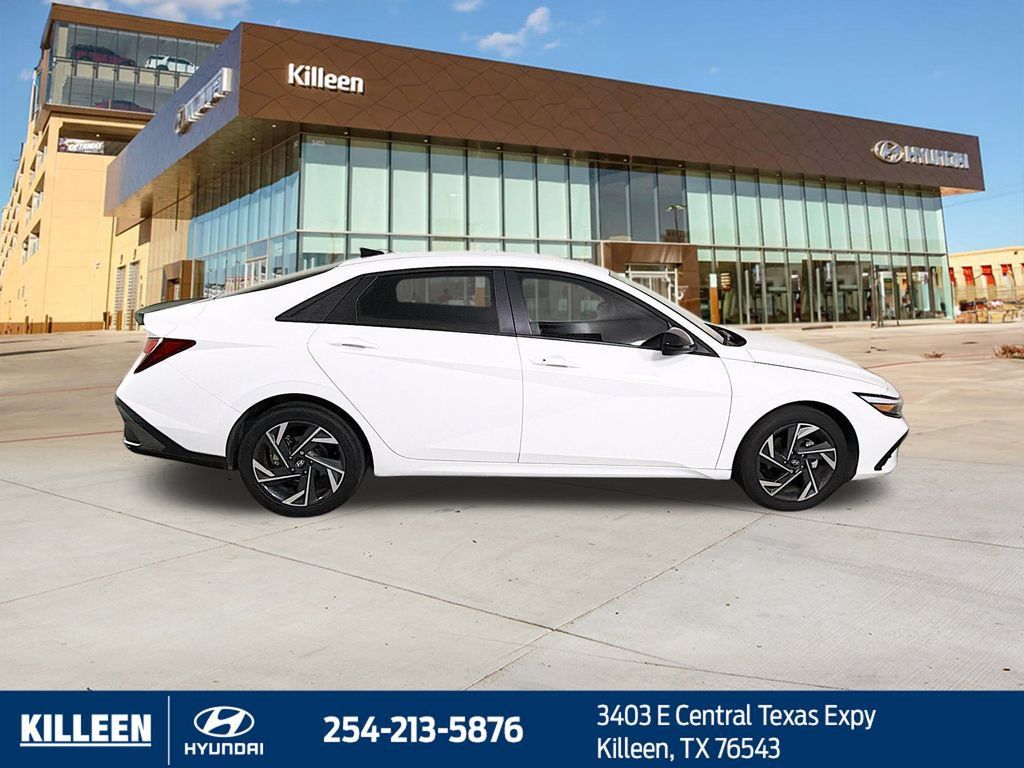 Used 2025 Hyundai Elantra Sport FWD image 10