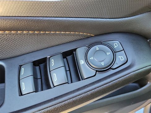 Used 2020 Chevrolet Traverse Premier image 23