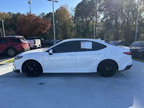 Certified 2025 Toyota Camry SE image 7