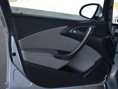 Used 2013 Buick Verano Convenience FWD image 12