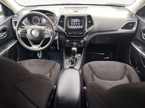 Used 2019 Jeep Cherokee Latitude w/ Popular Appearance Group image 3