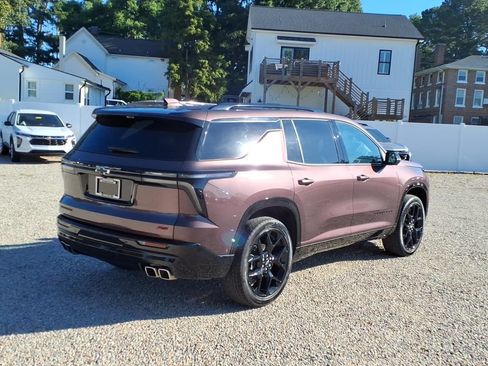 Used 2024 Chevrolet Traverse RS FWD image 7