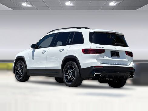 Certified 2024 Mercedes-Benz GLB 250 image 3