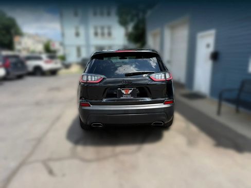 Used 2019 Jeep Cherokee Latitude Plus AWD/4WD image 8