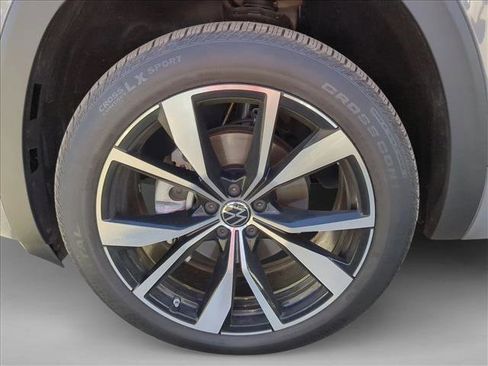 Used 2024 Volkswagen Atlas Cross Sport SEL Premium R-Line image 25
