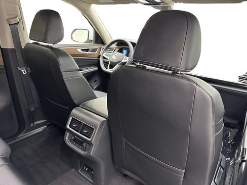 Used 2024 Volkswagen Atlas SE w/ Panoramic Sunroof Package FWD image 44