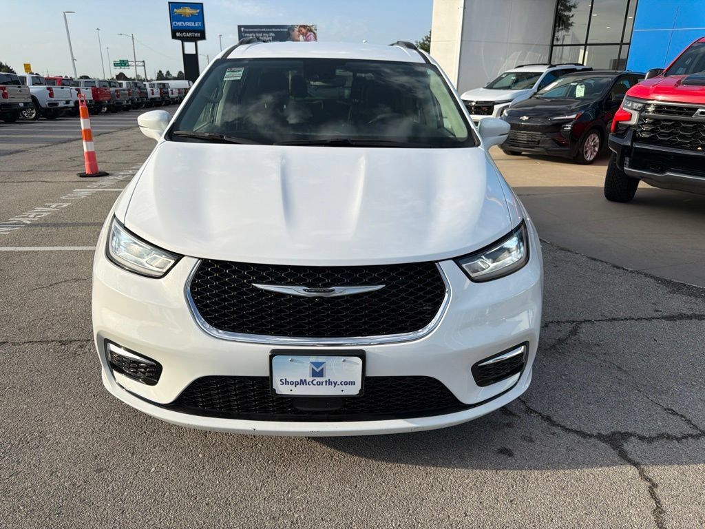 Used 2022 Chrysler Pacifica Touring-L FWD image 8