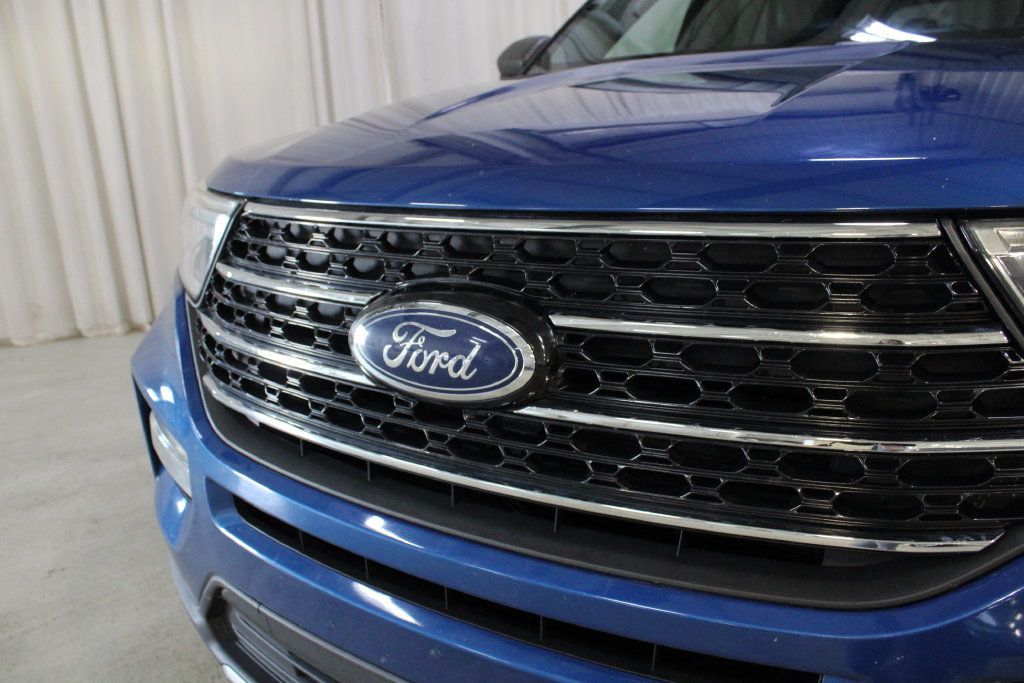 Used 2020 Ford Explorer XLT w/ Equipment Group 202A AWD/4WD image 32