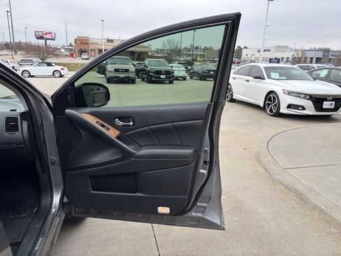 Used 2014 Nissan Murano LE w/ Platinum Edition Package image 23