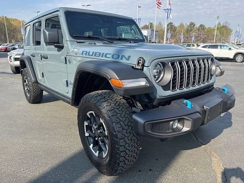 Used 2025 Jeep Wrangler Unlimited Rubicon 4xe w/ Convenience Group image 7