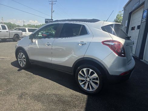 Used 2019 Buick Encore Preferred FWD image 3