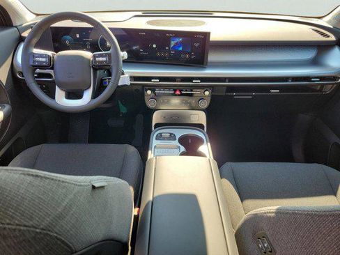 New 2026 Hyundai Ioniq 9 SE image 8