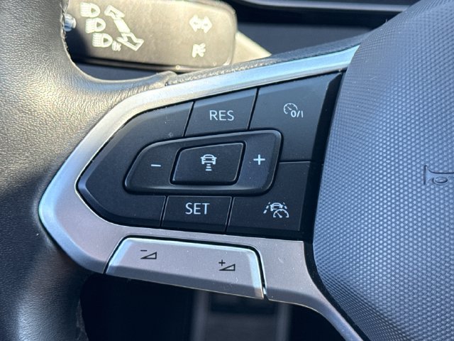 Used 2025 Volkswagen Jetta Sport FWD image 32