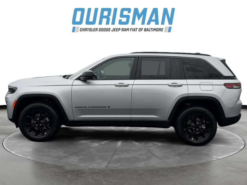 New 2026 Jeep Grand Cherokee Altitude AWD/4WD image 3