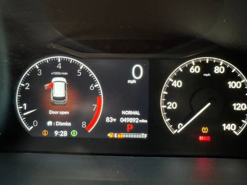 Used 2025 Honda Pilot Sport image 13