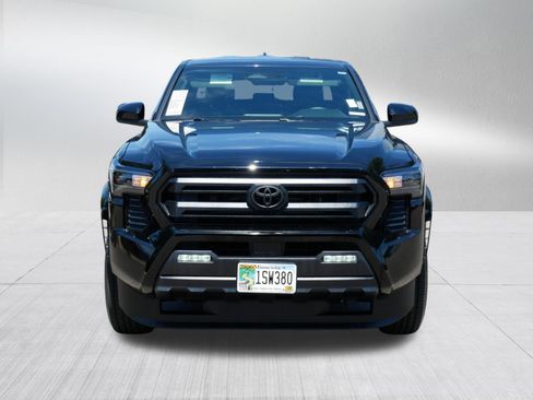 Used 2025 Toyota Tacoma SR5 AWD/4WD image 2