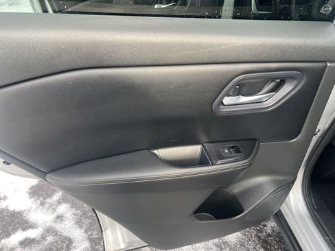 Certified 2024 Nissan Rogue SV image 11