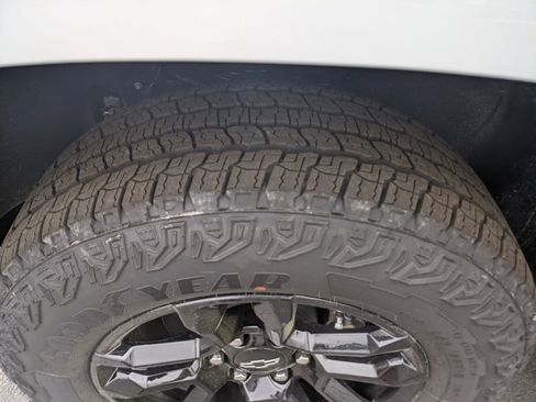 New 2025 Chevrolet Colorado Z71 w/ Midnight Edition image 12