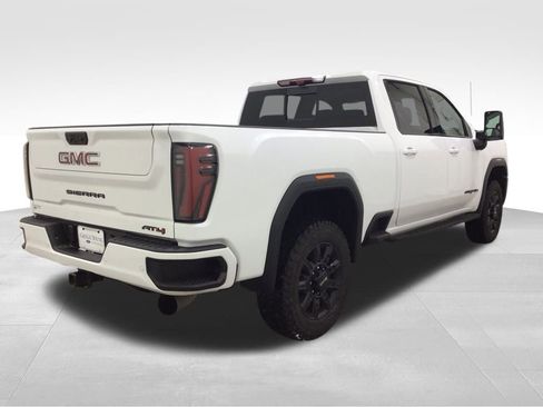 Used 2024 GMC Sierra 2500 AT4 w/ AT4 Premium Plus Package image 4
