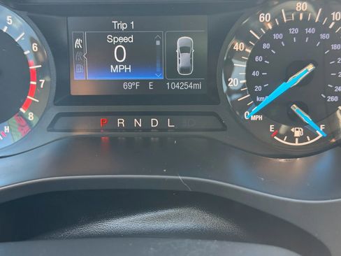 Used 2018 Ford Fusion SE image 22