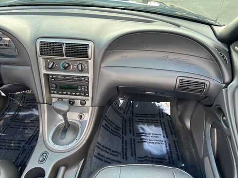 Used 2004 Ford Mustang Convertible RWD image 21