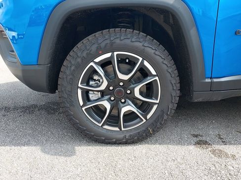 New 2026 Jeep Compass Trailhawk w/ Sun, Sound & Navigation Group AWD/4WD image 24