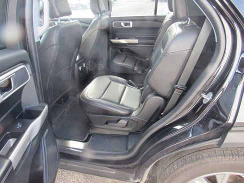 Used 2022 Ford Explorer XLT w/ Equipment Group 202A image 25