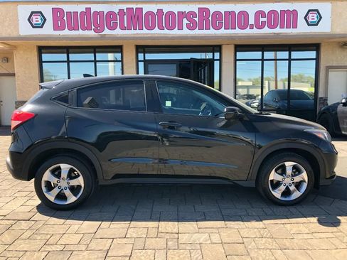 Used 2017 Honda HR-V EX image 1