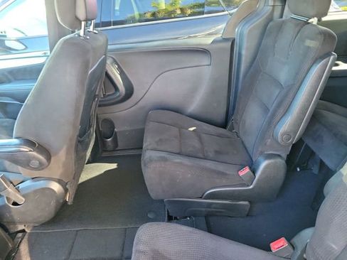 Used 2015 Dodge Grand Caravan SE w/ Quick Order Package 29E SE FWD image 10