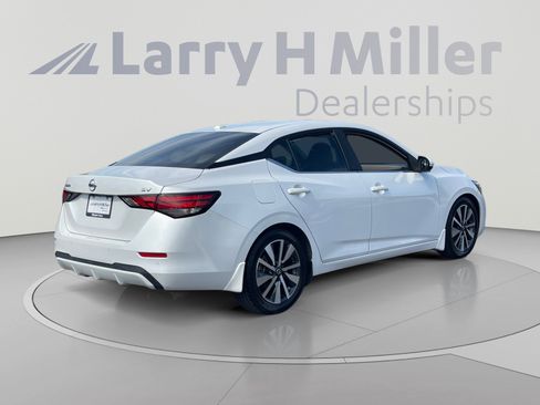 Used 2021 Nissan Sentra SV w/ SV Premium Package FWD image 5