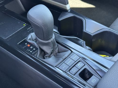 Used 2025 Toyota Camry LE image 10